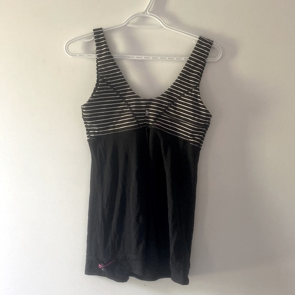 Lululemon Tank, Size 6 - Picture 2 of 3